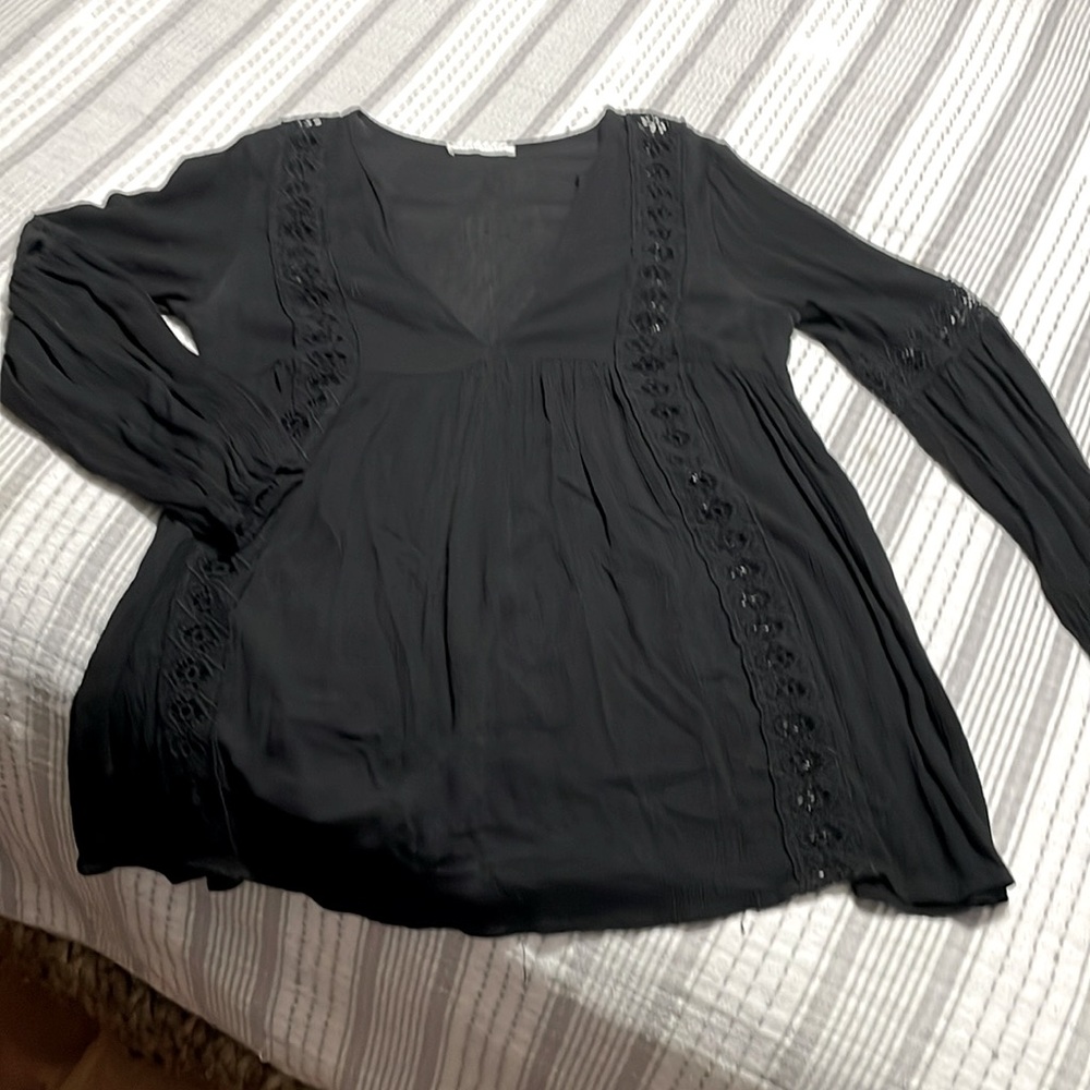 Honey Punch eyelet lace trimmed blouse